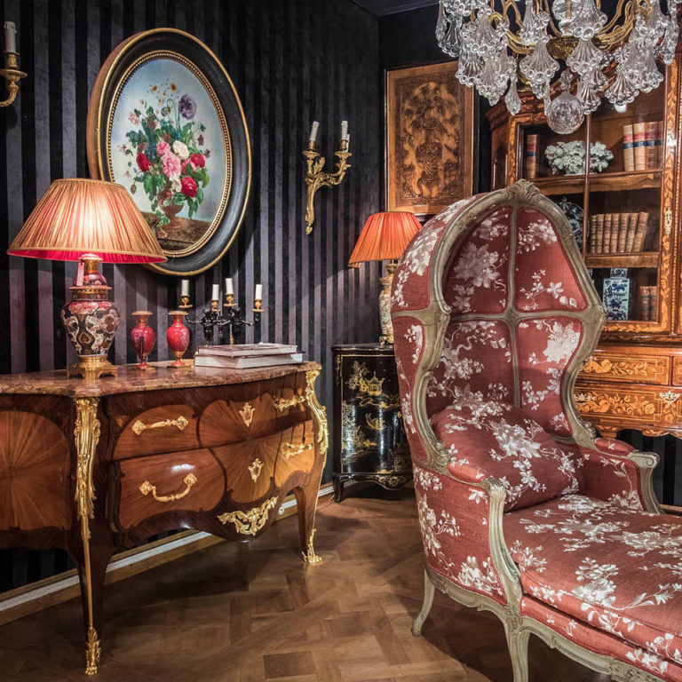 L'art de décoration antique Meubles et accessoires